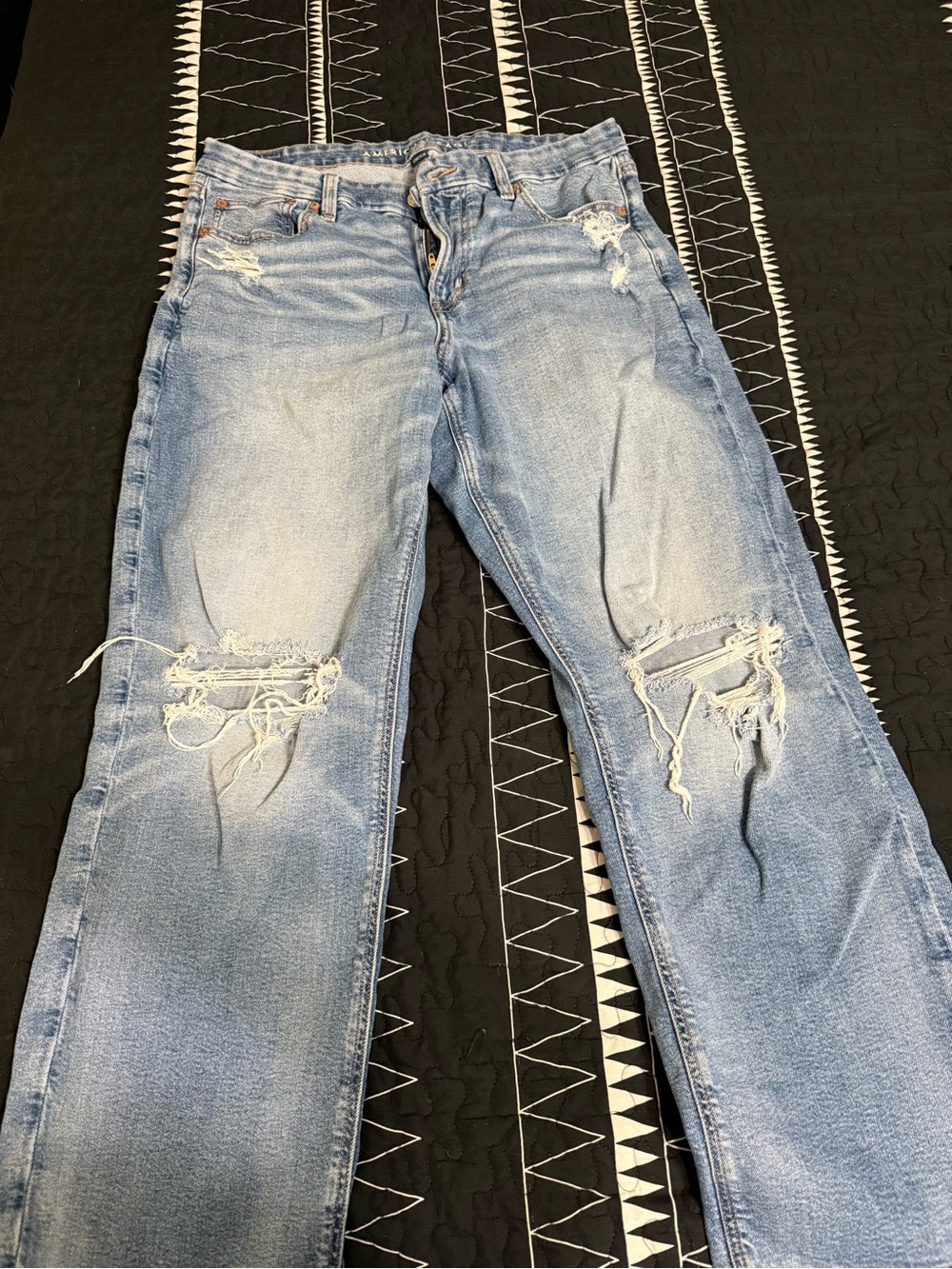American Eagle Outfitters Light Wash Distressed Boyfriend Jeans